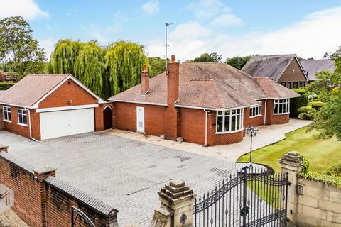 3 bedroom bungalow for sale, Liverpool Road, Ashton-in-Makerfield, Wigan, Greater Manchester, WN4 9LP