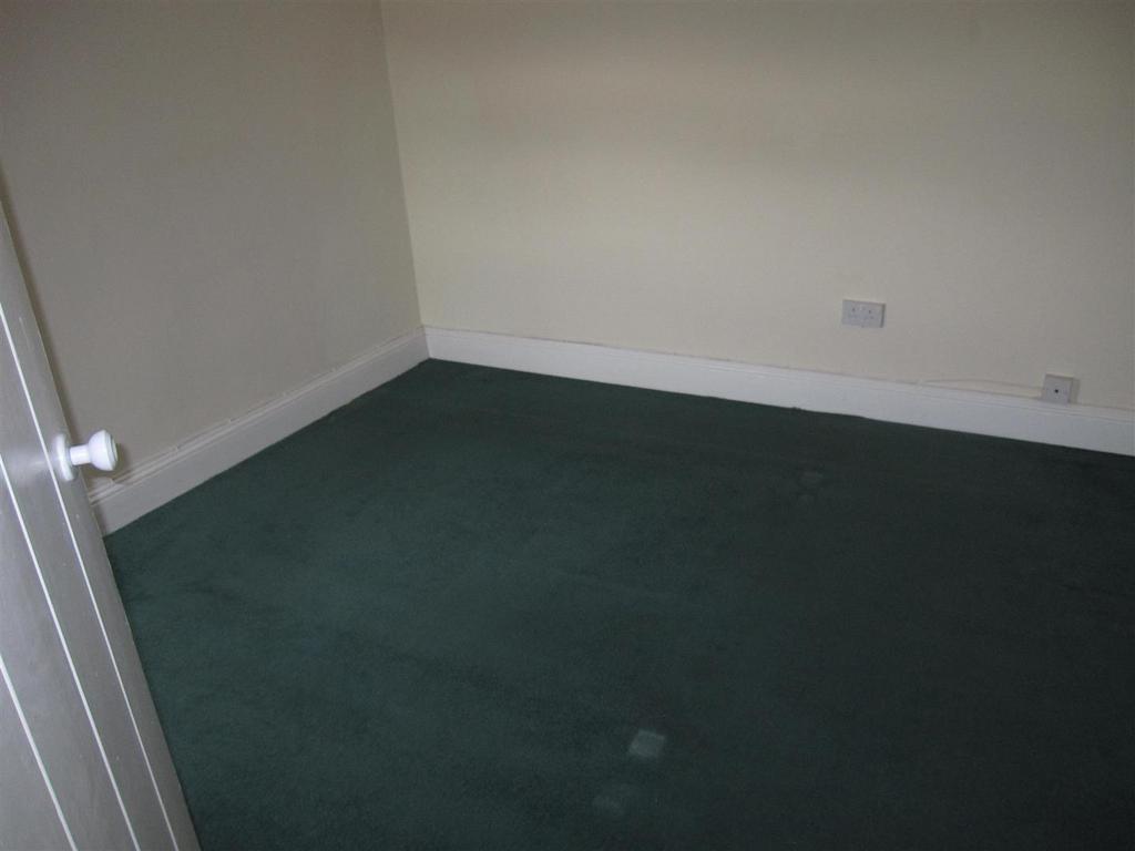 Bedroom 2.JPG