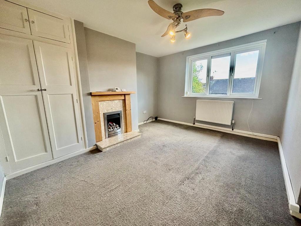 71 Greenwood Living Room 1.jpg