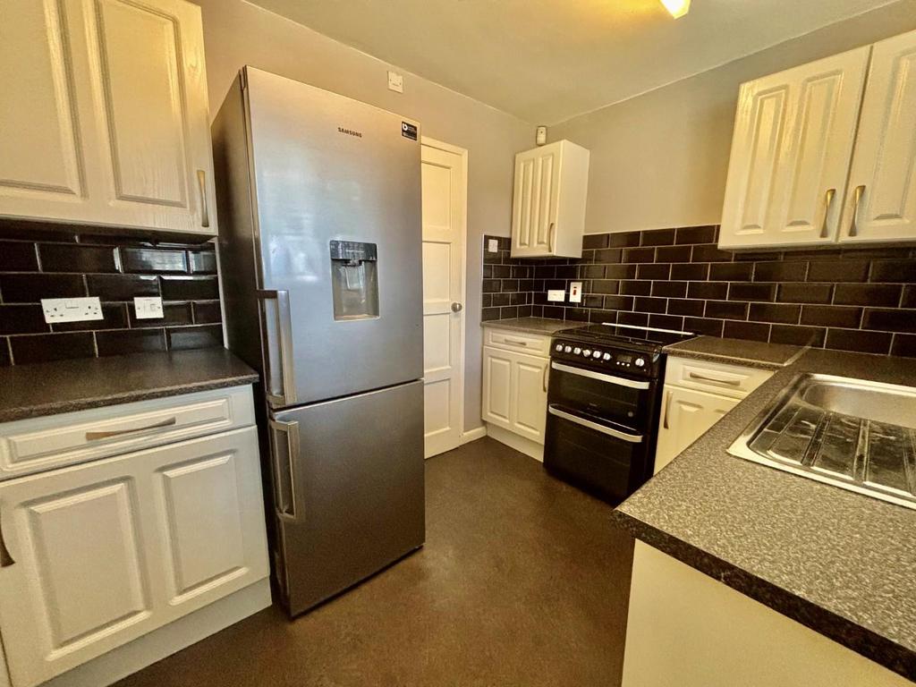 71 Greenwood Kitchen.jpg