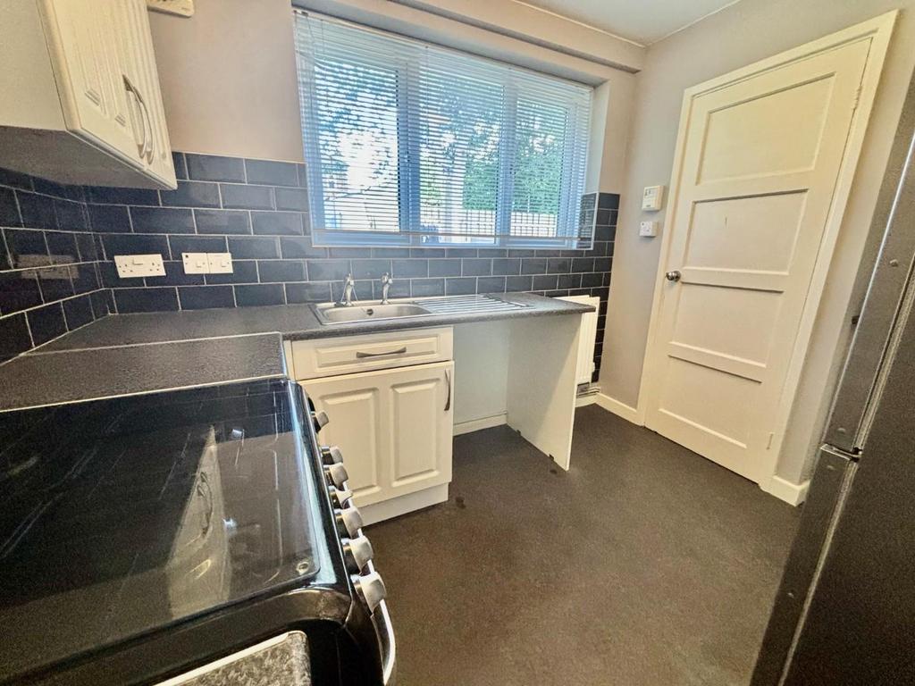 71 Greenwood Kitchen 1.jpg