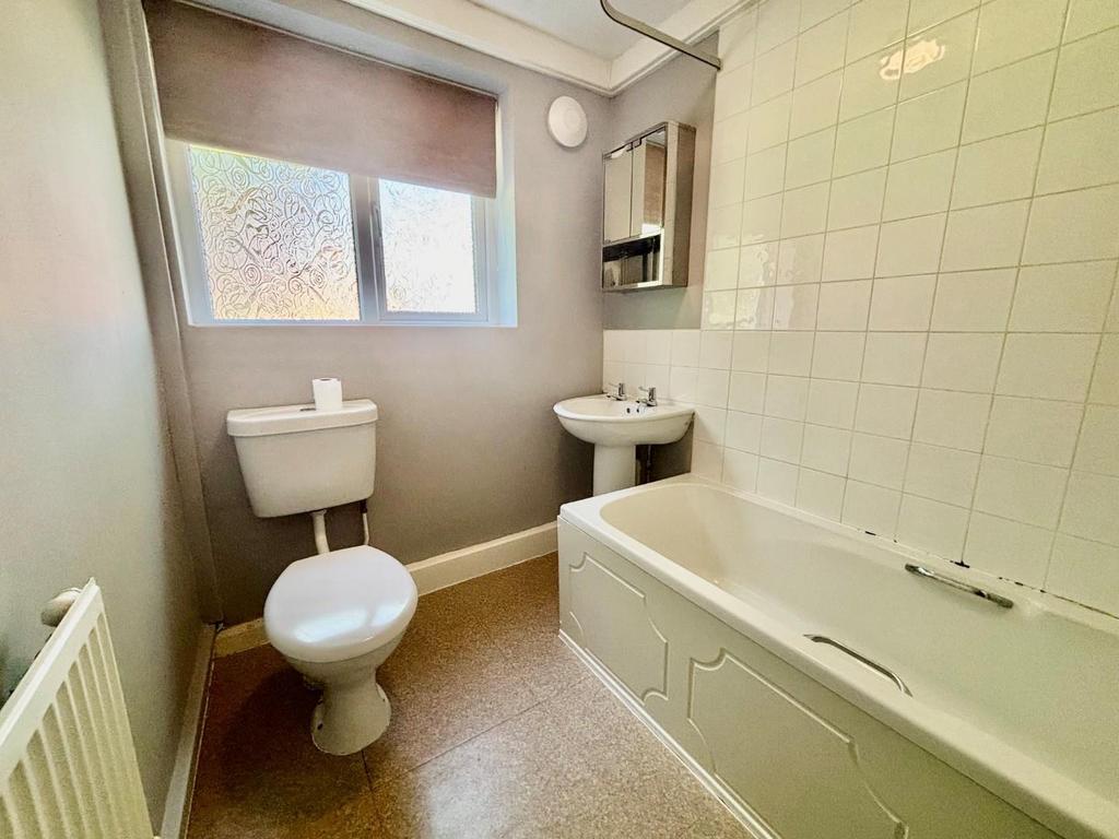 71 Greenwood Bathroom 1.jpg