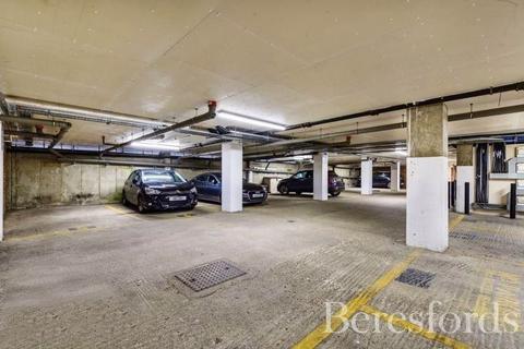 2 bedroom apartment for sale, Queens Moat House, 22 St. Edwards Way, RM1