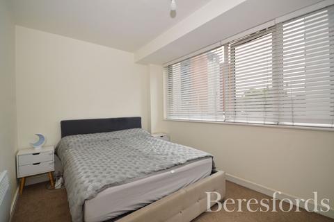 2 bedroom apartment for sale, Queens Moat House, 22 St. Edwards Way, RM1