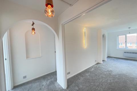 21 Hardcastle Close, Croydon, CR0 6XQ