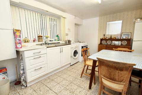 undefined, Sholver Lane, Oldham OL1