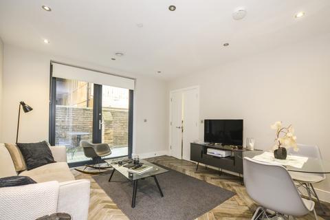 1 bedroom flat to rent, Battersea Park Road, SW8