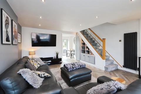 3 Drover Close, High Green, Sheffield, S35 3FF