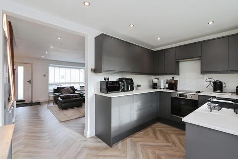 3 Drover Close, High Green, Sheffield, S35 3FF