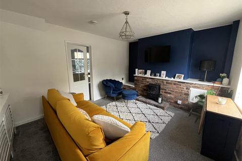 2 bedroom terraced house to rent, Chelford Road, MACCLESFIELD