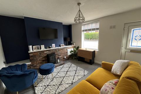2 bedroom terraced house to rent, Chelford Road, MACCLESFIELD