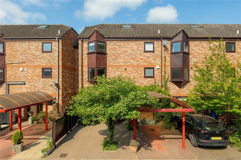 25 Champneys Walk, Cambridge, CB3 9AW