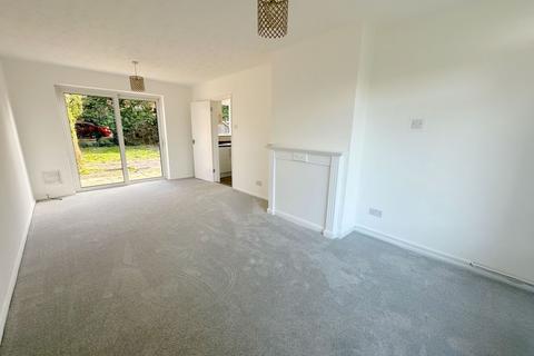 3 bedroom semi-detached house to rent, Needwood Road, Bedford MK41