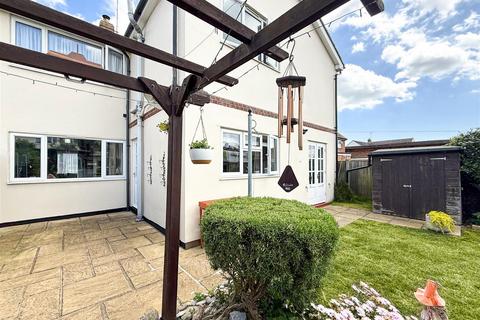 47a Station Road, Burnham-on-crouch, CM0 8BQ