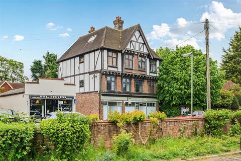 2 bedroom maisonette for sale, Walton Street, Walton On The Hill