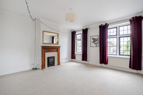 2 bedroom maisonette for sale, Walton Street, Walton On The Hill