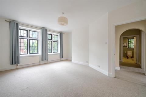 2 bedroom maisonette for sale, Walton Street, Walton On The Hill