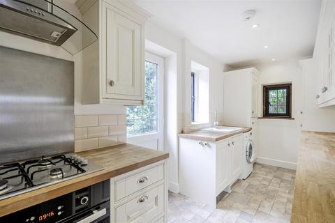 2 bedroom maisonette for sale, Walton Street, Walton On The Hill
