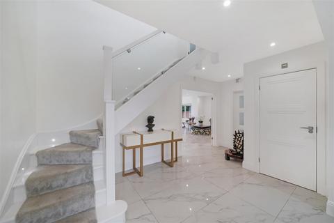 4 bedroom detached house for sale, Sackville Close, Harrow
