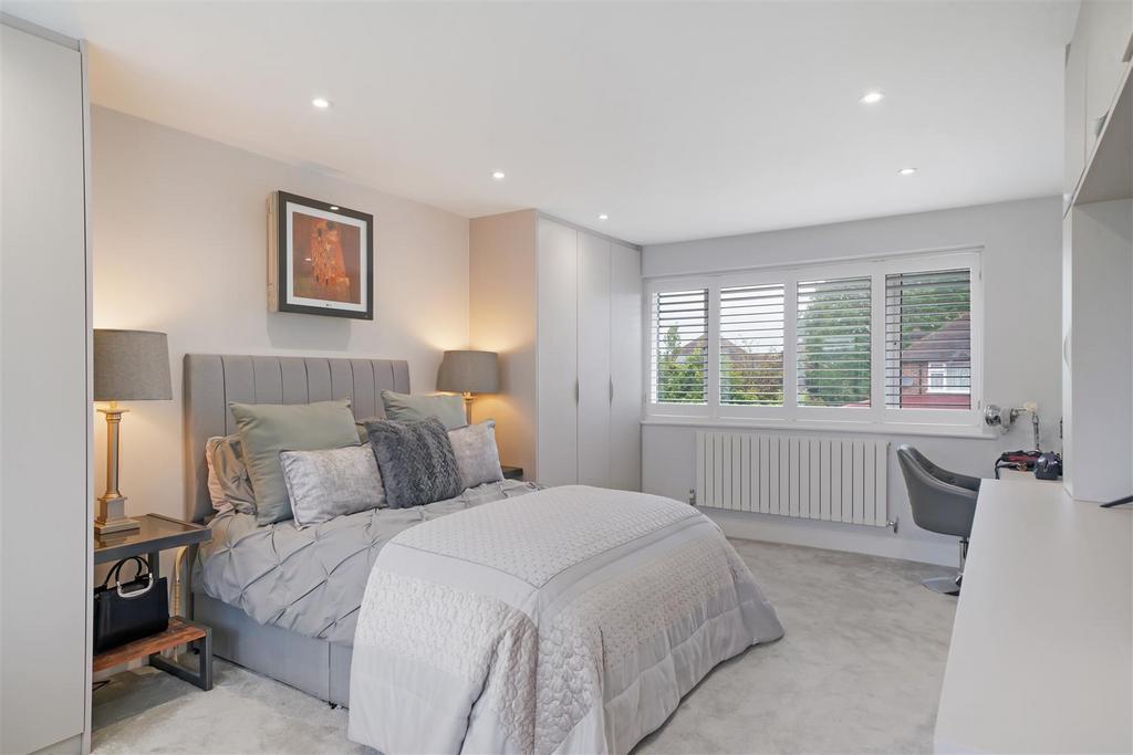 4 Sackville Close - nhz2fmq OAmo Q1 PMTh6m E.jpg