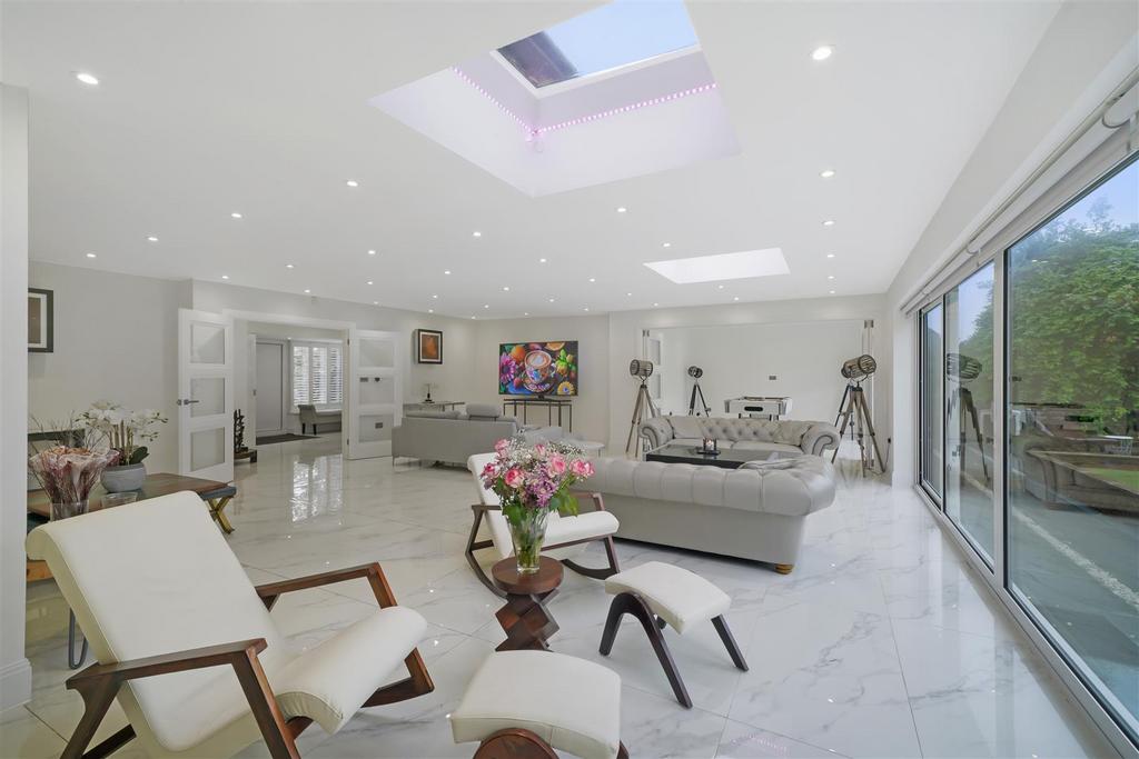 4 Sackville Close - rg4j I6s2se Wtfnmxqf4 D.jpg
