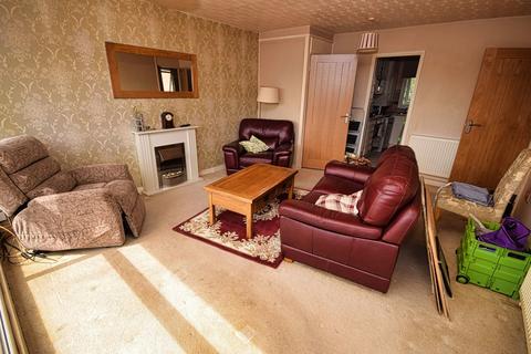 Bronte Court, Shirley B90