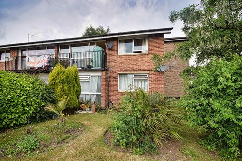 Bronte Court, Shirley B90