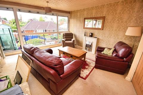 2 bedroom flat for sale, Bronte Court, Shirley B90