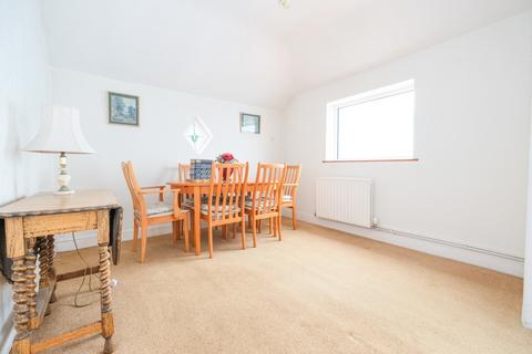11 Waldens Close, Orpington, BR5 4JB