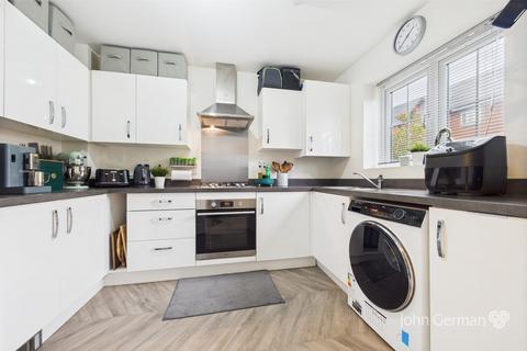 16 Geoff Morrison Way, Uttoxeter, ST14 7SR