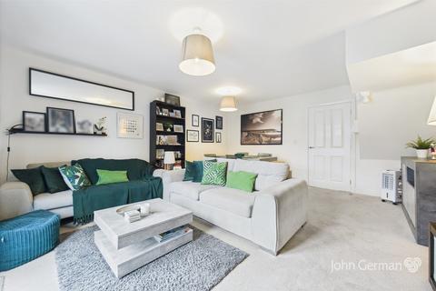 16 Geoff Morrison Way, Uttoxeter, ST14 7SR