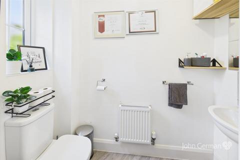 16 Geoff Morrison Way, Uttoxeter, ST14 7SR