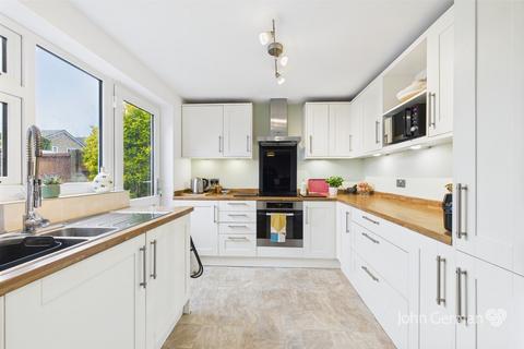 4 bedroom semi-detached house for sale, Beaumont Avenue, Ashby-de-la-Zouch