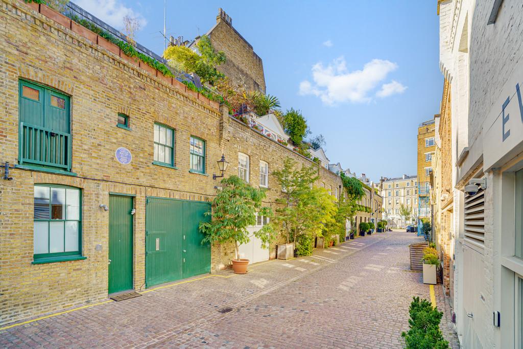 Reece Mews6-38
