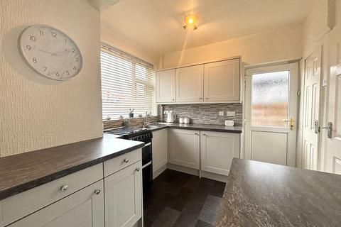 3 bedroom semi-detached house for sale, Leaventhorpe Lane, Thornton, Bradford