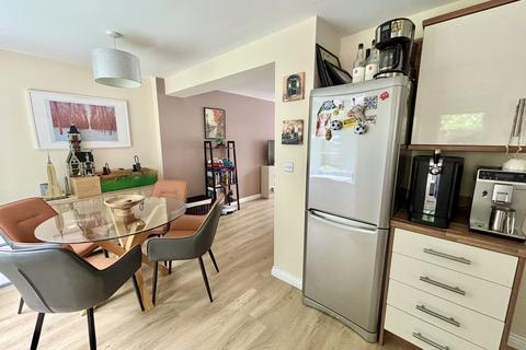 40 Ffordd Danygraig, Godrergraig, Swansea, SA9 2BH