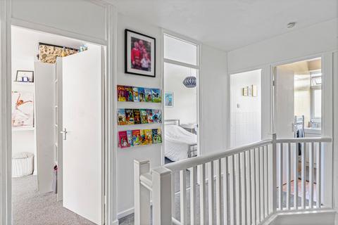 68 River Park Gardens, Bromley, BR2 0BH