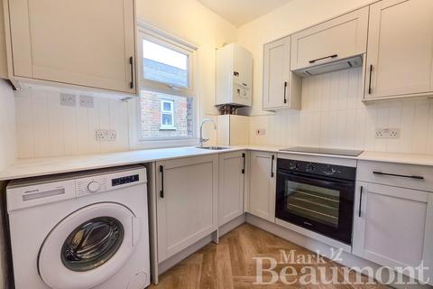 2 bedroom flat to rent, Laleham Road, Catford