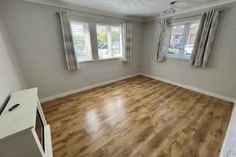 2 bedroom apartment for sale, Quaker Lane, Waltham Abbey