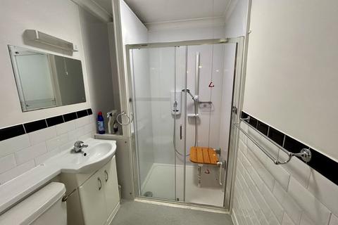 2 bedroom apartment for sale, Quaker Lane, Waltham Abbey