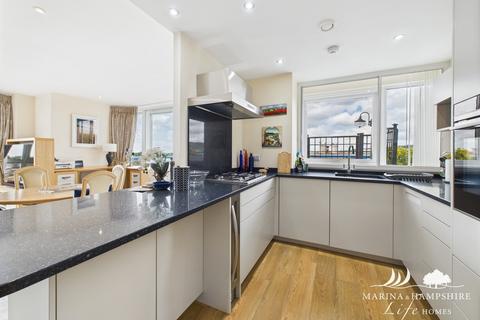 2 bedroom apartment for sale, Oyster Quay, Port Solent PO6