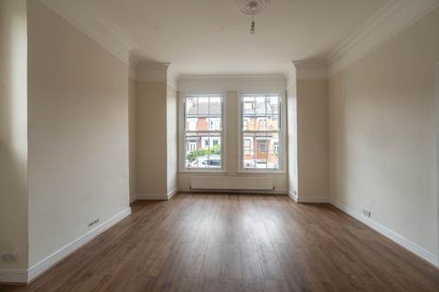 5 bedroom terraced house to rent, London N11