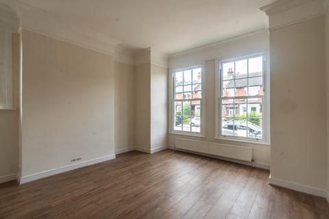 5 bedroom terraced house to rent, London N11