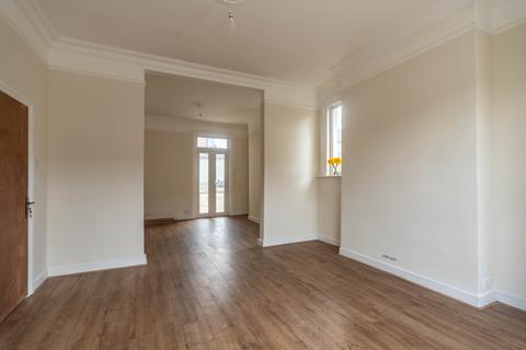 5 bedroom terraced house to rent, London N11