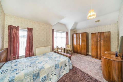 4 bedroom house for sale, Millbourne Road, Feltham TW13