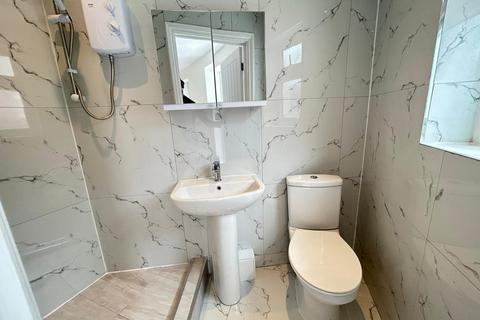 undefined, Croydon CR4