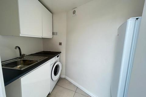 undefined, Croydon CR4