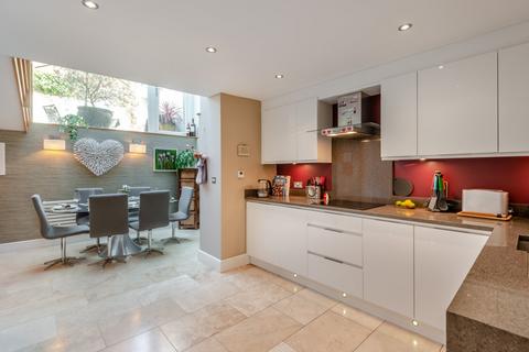 1 Helena Road, Windsor, SL4 1JN