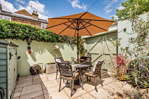 1 Helena Road, Windsor, SL4 1JN
