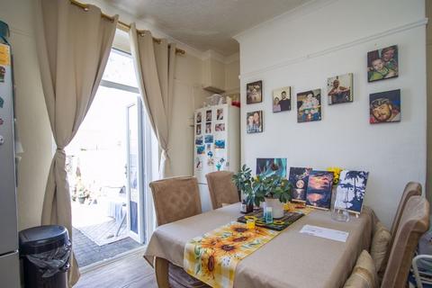 2 bedroom terraced house for sale, Queens Road, Penarth